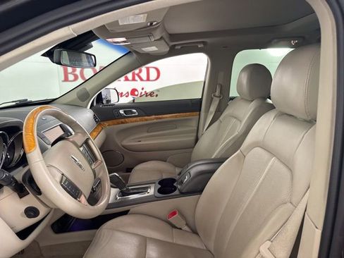 Used 2011 Lincoln MKT 2WD w/ 101A Rapid Spec Order Code image 11