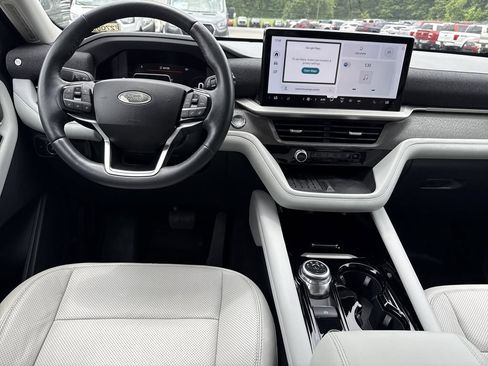 Used 2025 Ford Explorer Platinum w/ LUX Leather Package AWD/4WD image 24