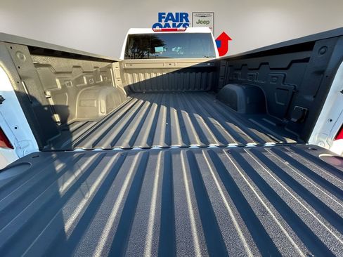 Used 2025 Chevrolet Silverado 1500 Custom image 11