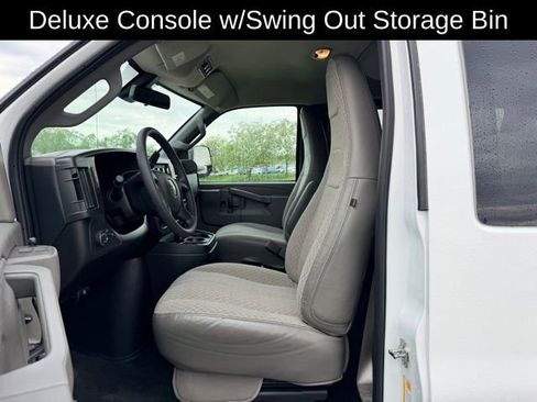 Used 2025 Chevrolet Express 3500 LS RWD image 8