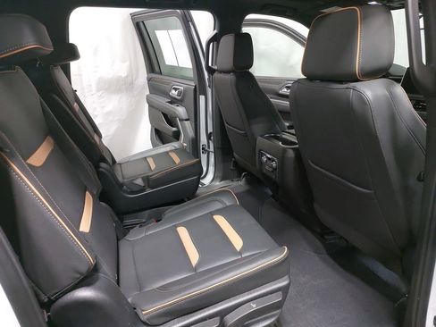 Used 2023 GMC Yukon XL AT4 AWD/4WD image 11