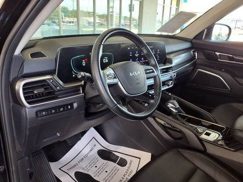 Used 2025 Kia Telluride S FWD image 23