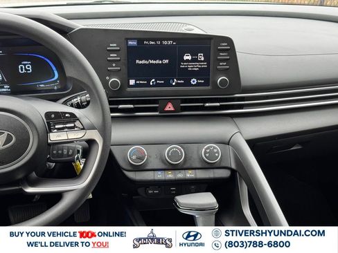 Certified 2024 Hyundai Elantra SE image 23