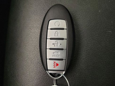 Used 2019 Nissan Pathfinder SL image 32