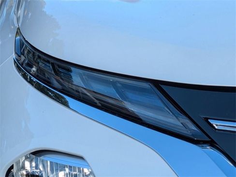 New 2025 Mitsubishi Outlander ES image 11