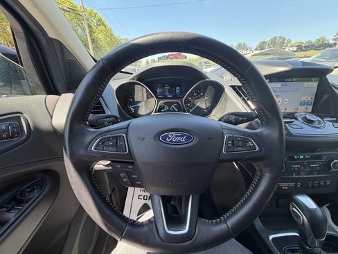Used 2019 Ford Escape Titanium image 19