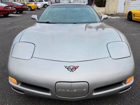 Used 2000 Chevrolet Corvette Coupe w/ Memory Pkg image 2