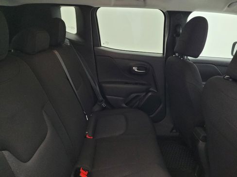 Used 2022 Jeep Renegade Sport w/ Sport Appearance Group AWD/4WD image 19