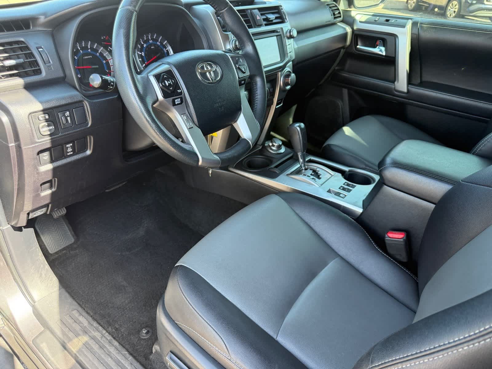 Used 2018 Toyota 4Runner SR5 Premium AWD/4WD image 13