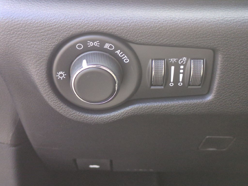 New 2027 Chrysler Pacifica Select FWD image 20