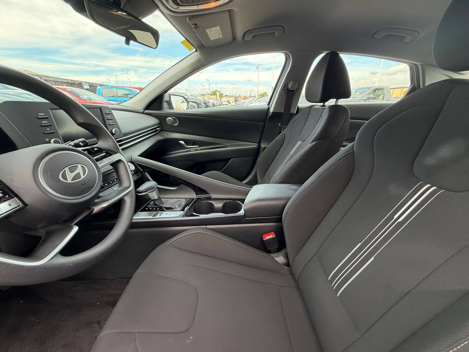 Used 2026 Hyundai Elantra Hybrid FWD image 26