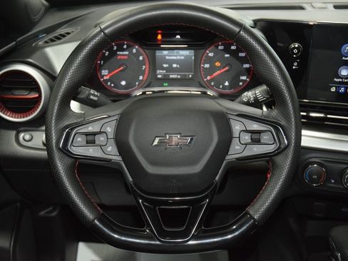 Used 2024 Chevrolet Trax RS FWD image 34