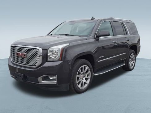 Used 2016 GMC Yukon Denali image 3