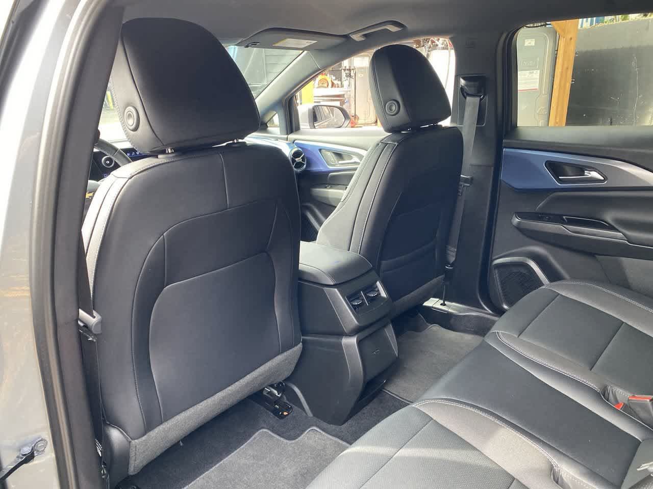 Used 2026 Chevrolet Equinox EV LT FWD image 15