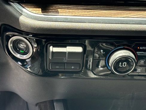 Used 2024 Chevrolet Silverado 1500 LT Trail Boss w/ Convenience Package II AWD/4WD image 15