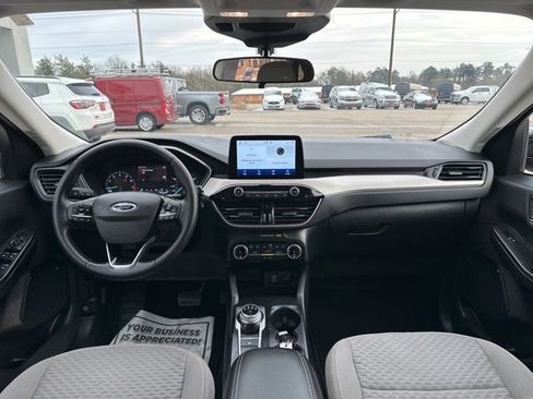 Used 2022 Ford Escape SE w/ SE Sport Appearance Package image 34