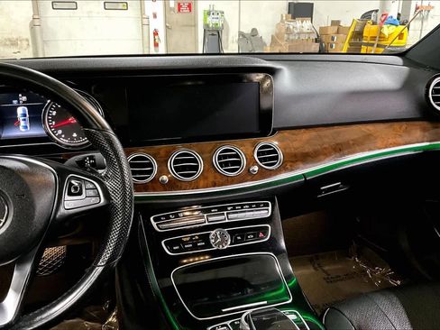 Used 2017 Mercedes-Benz E 300 4MATIC image 7