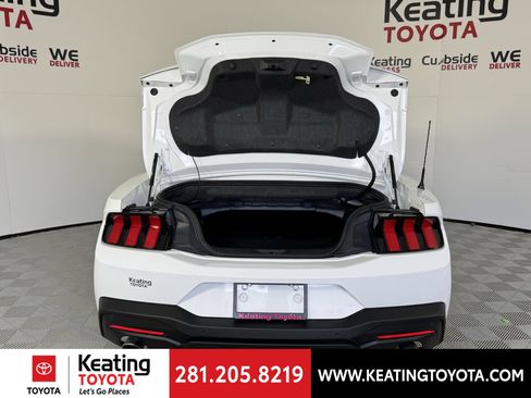 Used 2025 Ford Mustang Premium RWD image 16