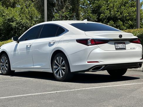 Used 2021 Lexus ES 350 w/ Accessory Package FWD image 3