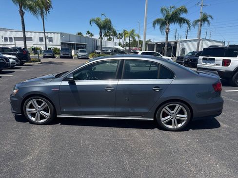 Used 2017 Volkswagen Jetta GLI FWD image 4