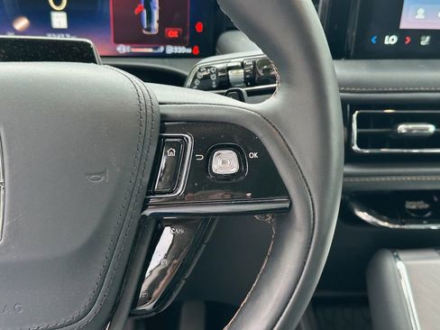 New 2026 Lincoln Aviator AWD image 9