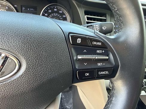 Used 2020 Hyundai Elantra Limited image 37