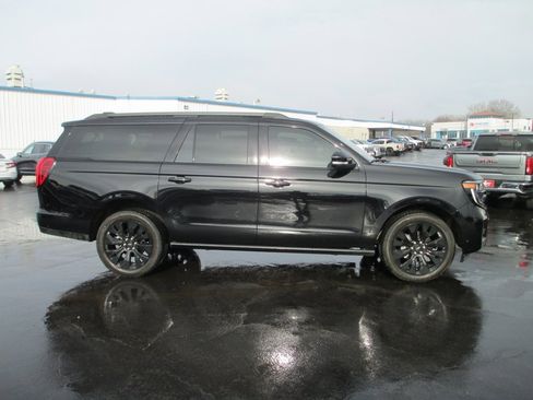 Used 2025 Ford Expedition Max Platinum w/ Stealth Appearance Package image 5