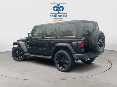 Used 2023 Jeep Wrangler Sahara w/ Cold Weather Group image 8
