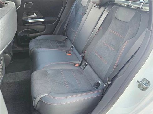 Used 2025 Mercedes-Benz GLA 250 image 18