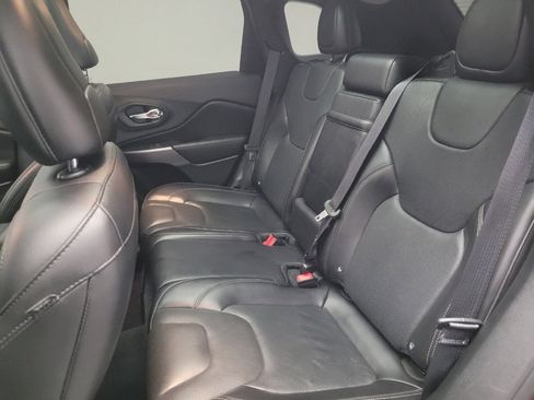 Used 2019 Jeep Cherokee Limited AWD/4WD image 18