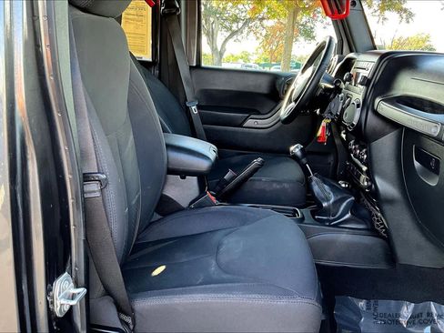 Used 2017 Jeep Wrangler Unlimited Sport w/ Quick Order Package 23S image 8