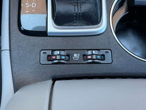 Used 2018 Toyota Highlander Limited w/ Protection Package #3 image 32