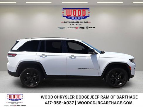 Used 2024 Jeep Grand Cherokee Altitude AWD/4WD image 2