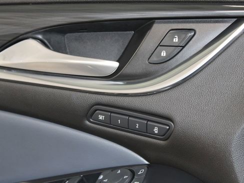 Used 2022 Buick Enclave Premium image 41