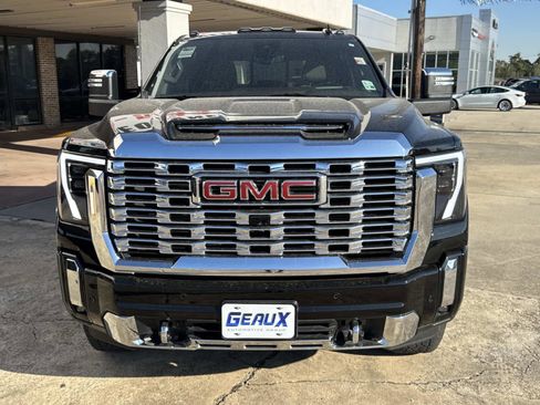 Used 2024 GMC Sierra 2500 Denali w/ Denali Reserve Package image 3
