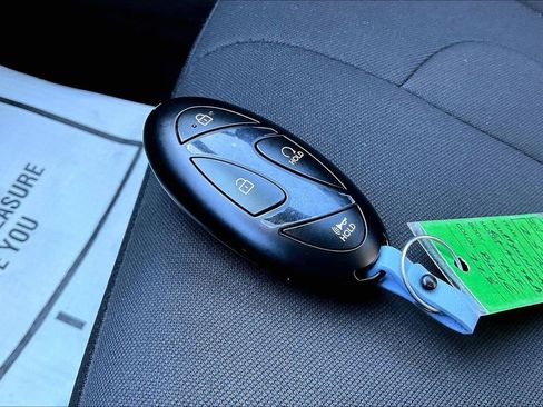 Used 2025 Hyundai Elantra Sport image 12