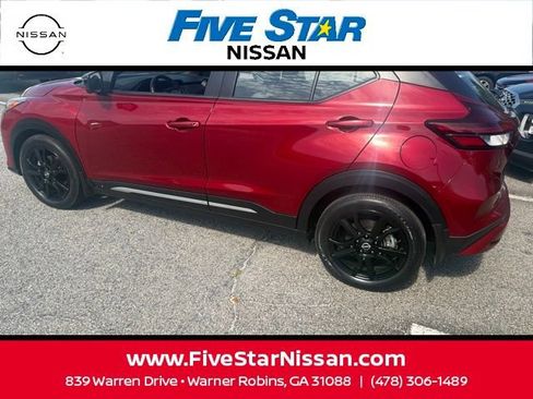 Used 2023 Nissan Kicks SR w/ SR Premium Package FWD image 14