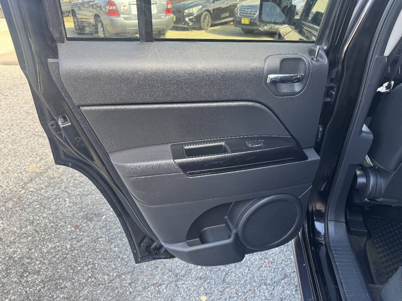 Used 2017 Jeep Patriot High Altitude AWD/4WD image 21