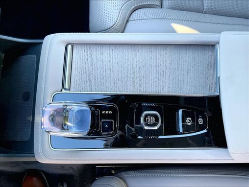 New 2026 Volvo XC90 T8 Ultra w/ Lounge Package AWD/4WD image 10
