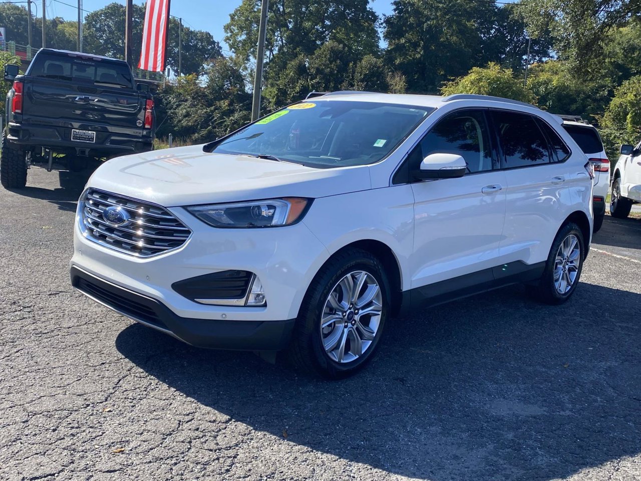 Used 2022 Ford Edge Titanium AWD/4WD image 3