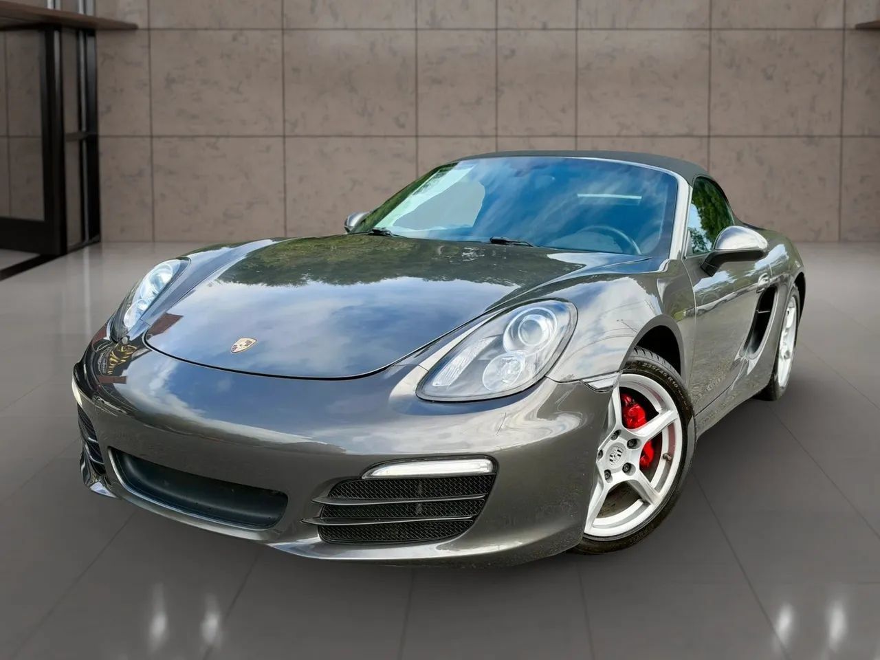 Used 2013 Porsche Boxster w/ Convenience Pkg RWD image 2