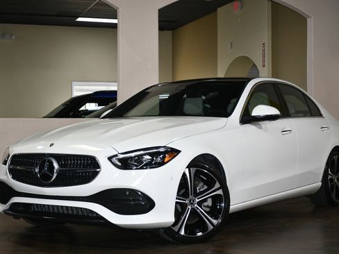 Used 2023 Mercedes-Benz C 300 Sedan image 4