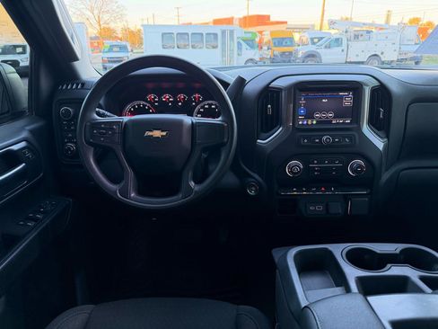 Used 2022 Chevrolet Silverado 1500 Custom image 17