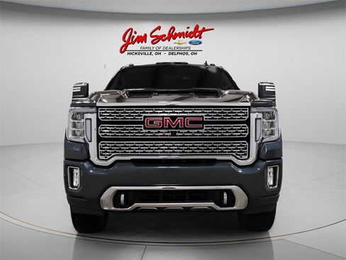 Used 2022 GMC Sierra 3500 Denali w/ Denali Ultimate Package image 2