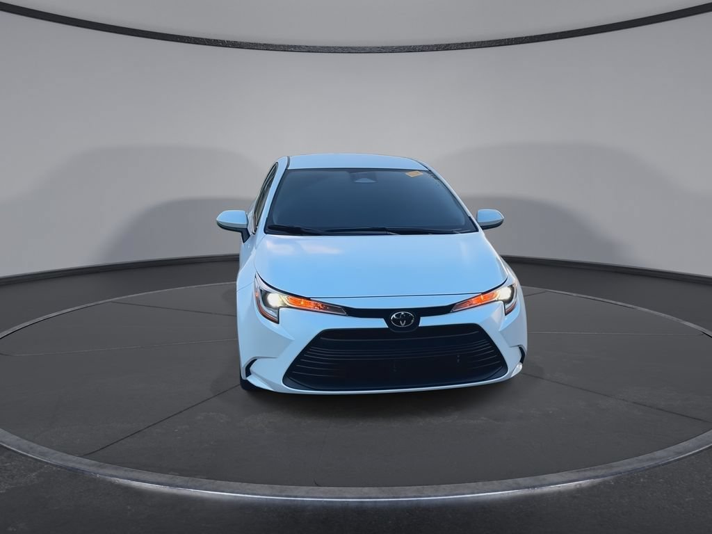 Used 2026 Toyota Corolla LE FWD image 3