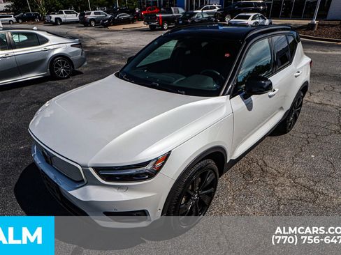 Used 2022 Volvo XC40 P8 Recharge Ultimate image 20