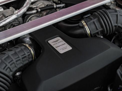 Used 2019 Aston Martin V8 Vantage Coupe RWD image 97