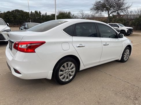 Used 2018 Nissan Sentra S image 4
