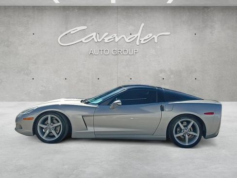 Used 2005 Chevrolet Corvette Coupe w/ Preferred Equipment Group RWD image 13