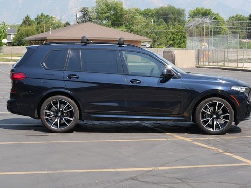 Used 2021 BMW X7 xDrive40i w/ M Sport Package AWD/4WD image 6